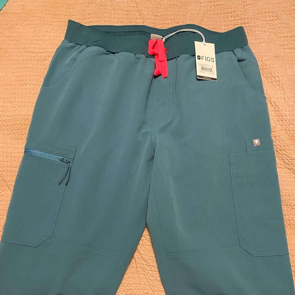 Yola remix hydro green scrub pants